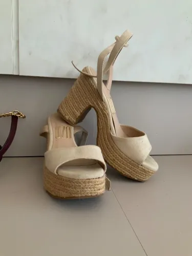 Sandália