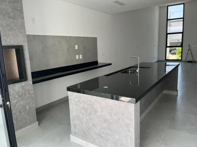Casa de Condomínio à Venda em Cajuru do Sul, Sorocaba 145m², 3 Dorms