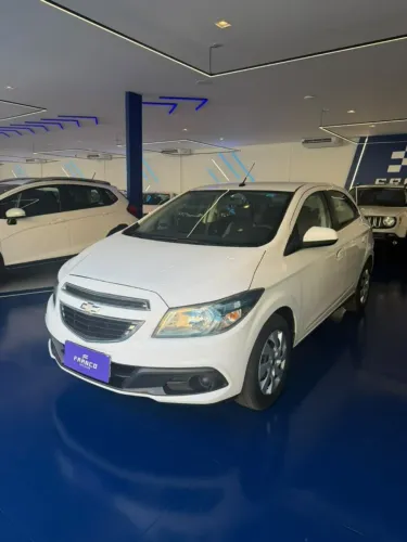 Chevrolet Onix Hatch LT 1.4 8V Flex Power Mec. 4P 2014
