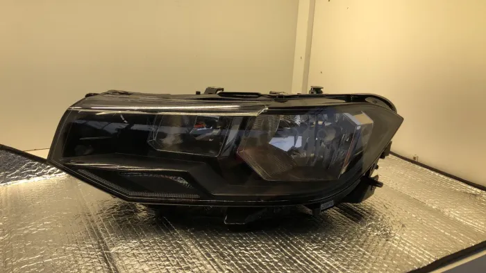Farol Direito VW Polo/Virtus Original Máscara Negra 2018 a 2022