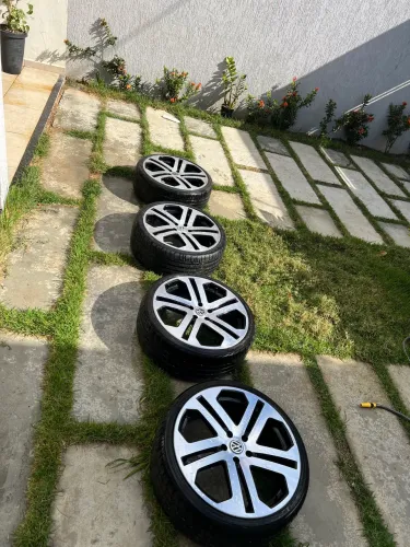 Rodas 20 - referência 225 /35 furação 5x112