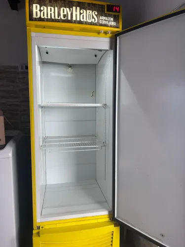 Cervejeira 565 litros de m ótimo estado pouco uso