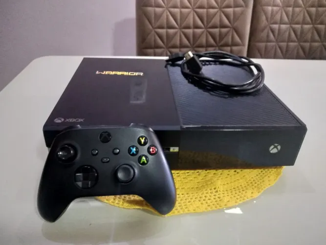 Xbox one FAT com controle porém sem a fonte +15 jogos vendidos separadamente!