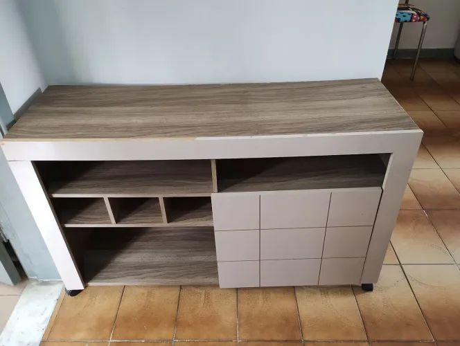 Vendo Rack usado em bom estado com rodinhas