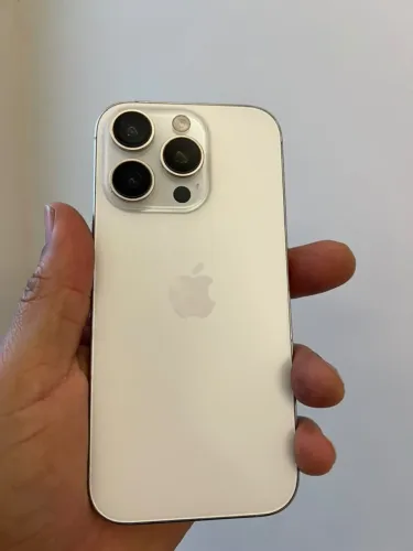 VENDO IPHONE 16 PRO IMPECÁVEL