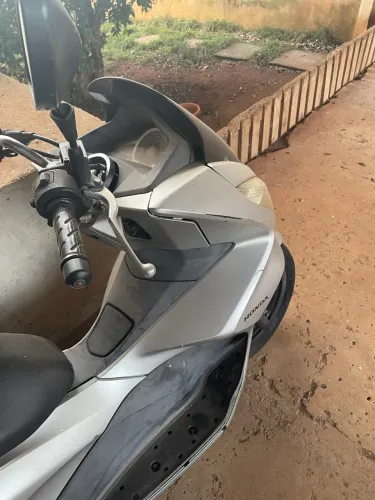 Pcx prata 2017