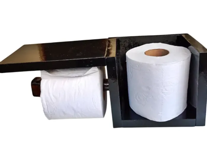 Porta Papel Higienico Madeira-Cor Preto Com Suporte P/Celular