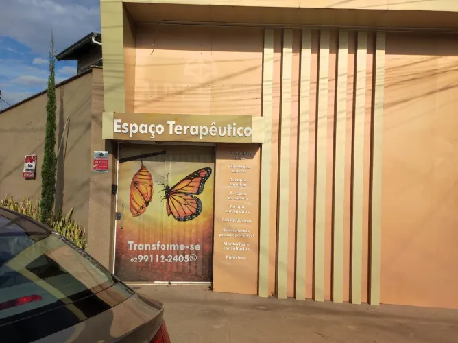 Alugo salas comerciais com mobília e sem mobília