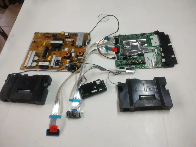 Kit placas e auto falantes e flatsTV LG 65UM7470 PSA 4K smart