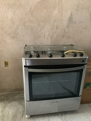 Vendo 01 fogão 5 bocas 
