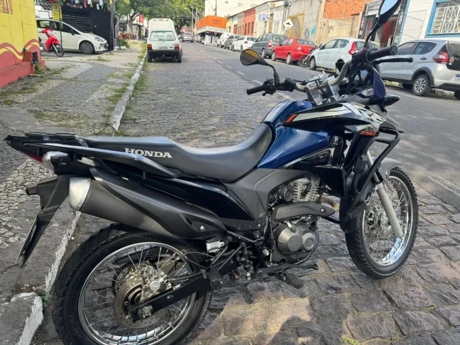 Vendo Xre 190 nova 