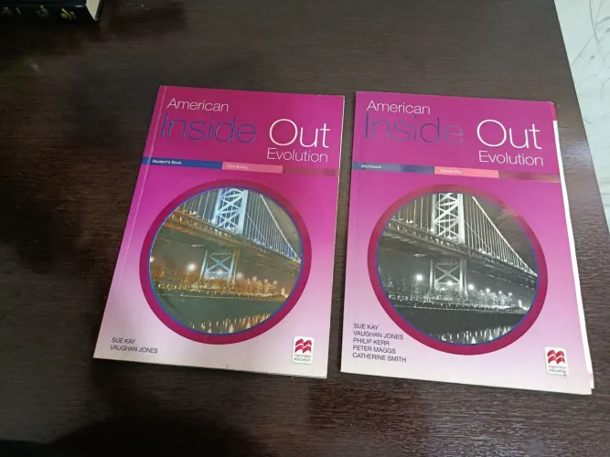 Livros inglês  American Inside