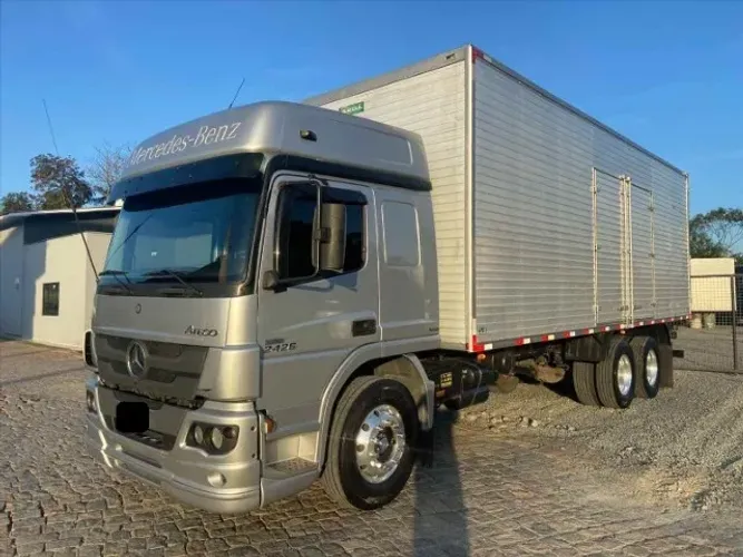 Mb atego 2426 6x2 2013 bau
