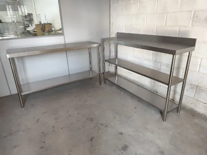 Mesa Inox 1,80x0,70x0,90m com Prateleira Inferior Lisa ou Gradeada