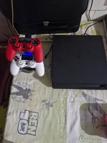 Ps 4 slim