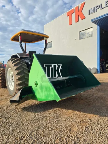 cod. 1473 DESENSILADOR / MISTURADOR 700 KG - Tk Tratores Nova Andradina-MS