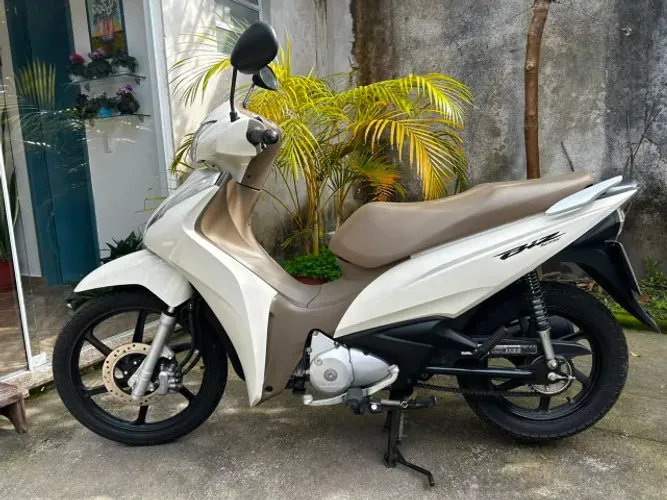 moto zerada, aceito qualquer tipo de revisão, para pessoas exigentes. pode conferir.