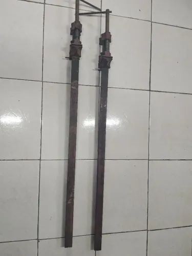 Sargentos de Barra em T com 1 metro cada , usado em excelente estado 