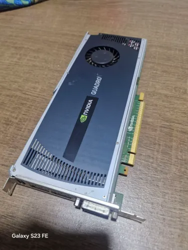 NVIDIA Quadro 4000 (modelo P1031)