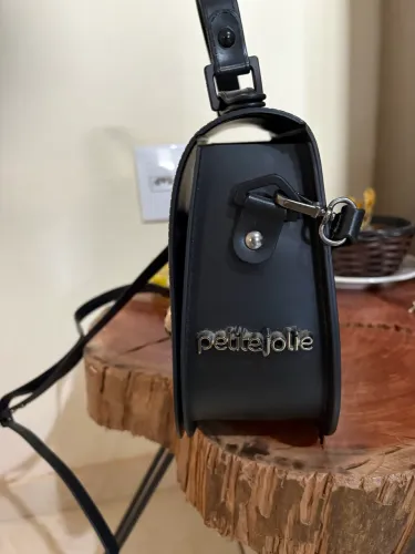 Vende-se Bolsa Petite Jolie