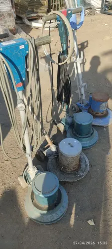 VENDO 4 enceradeiras industriais"LEIA TUDO"