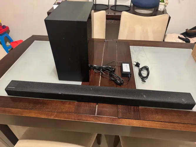Soundbar Samsung 300W com Subwoofer Sem Fio