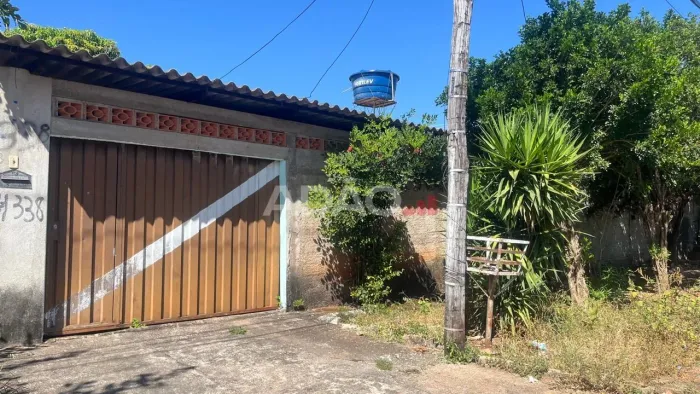 Chácara com pomar e córrego no Jardim Novo Mundo Chácara à Venda, 2987.50 por R$ 1500000.0