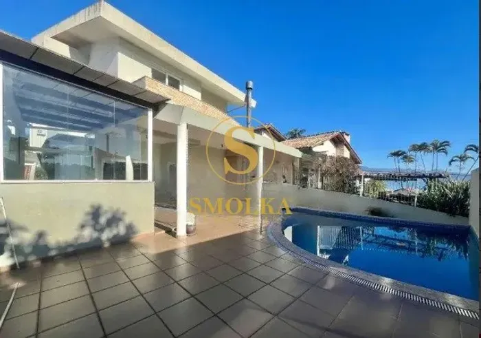 Casa à venda com 6 dormitórios no Itaguaçu