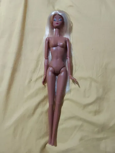 Boneca tipo Barbie Vintage importada