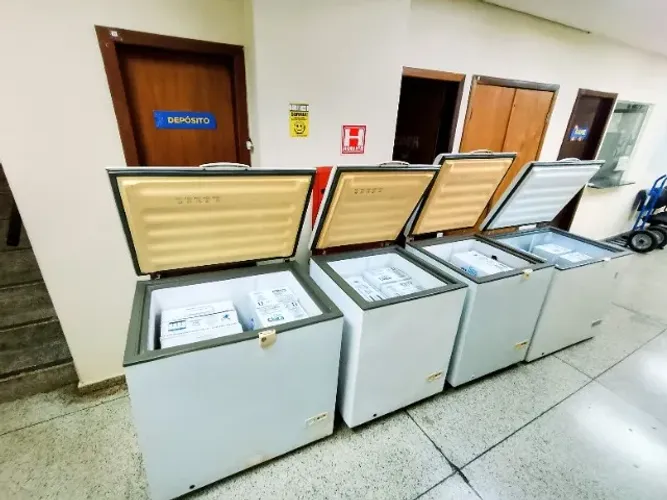 Alugamos freezer