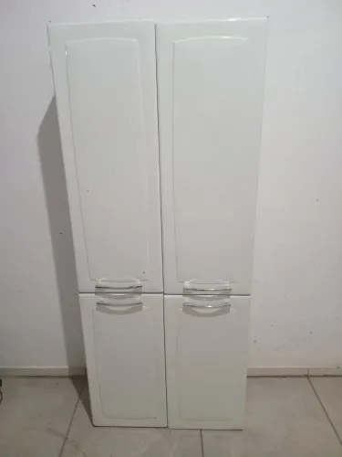  armario  de aço da Itatiaia, e nicho com porta de vidro  por 200 reais