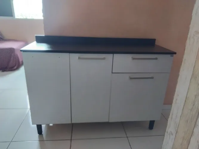 Oportunidade: Balcão Conservado e Espaçoso.