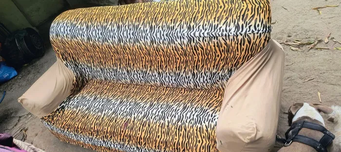 Vende-se sofás 3 e 2 lugares usados