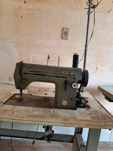 Barbada - 3 máquinas de costuras- 1 zigue, e 2 industriais - costura couro