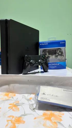 VENDO PS4 slim 1t + 2 controles