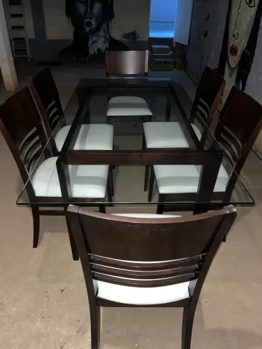 Mesa de jantar c/ 6 cadeiras