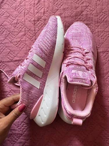 Tênis adidas Swift run 22
