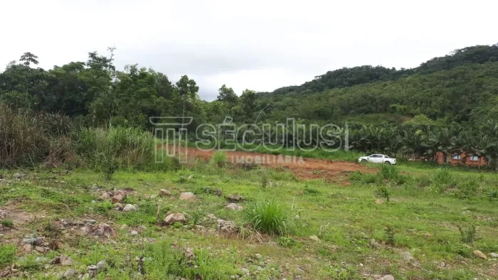 LINDO TERRENO PARA CHACARA PROXIMO AO RIO