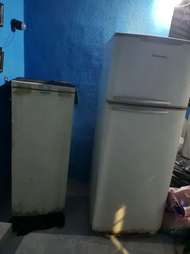 Vendo essas 2 geladeiras por 750$