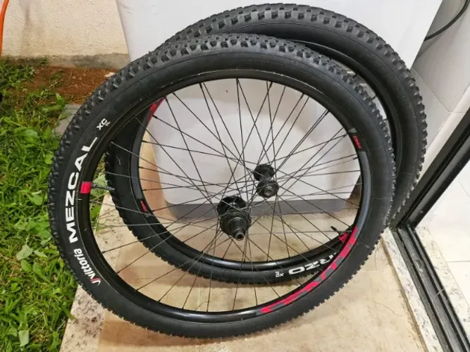 Par rodas 29 Sentec Pro Boost pneus Vittoria Mezcal Barzo