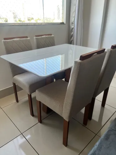Mesa nova de jantar pintura laca e madeira 