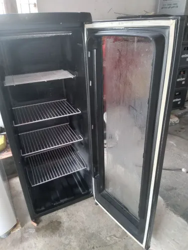 Geladeira reformada 650$