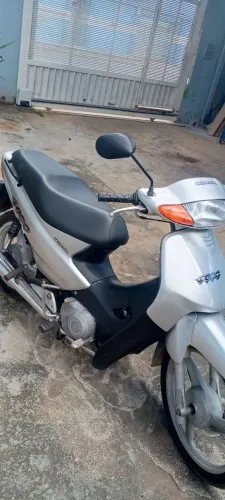 Biz + 100cc no ponto de transferir