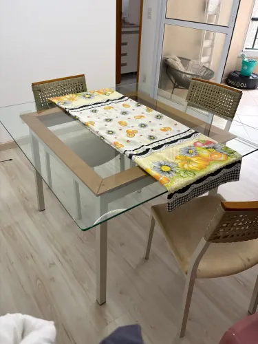 Mesa de Jantar 4 cadeiras 