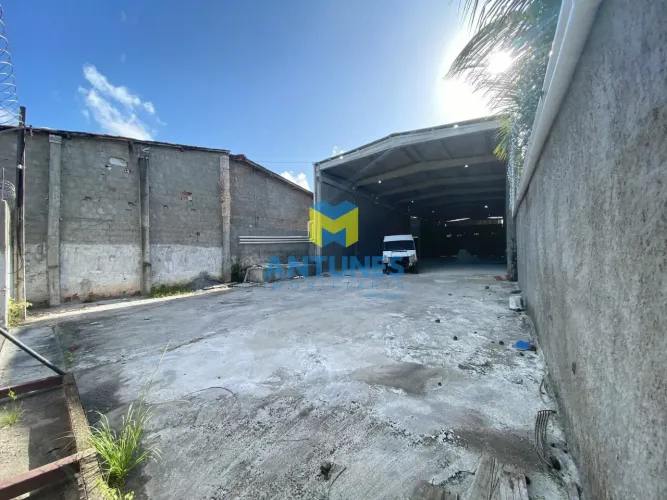 Alugue ou Compre galpão em Piedade com 900m², área externa.