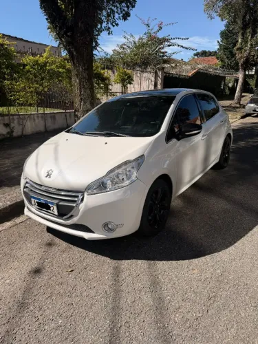 Peugeot 208 Griffe 1.6 Flex 16V 5P Aut. 2014