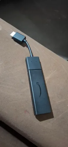 Vendo Fire Stick TV 4° geração com 4 meses de uso, funcionando perfeitamente.