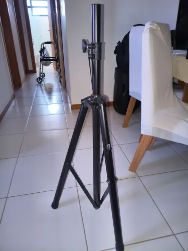 Tripé para caixa de som