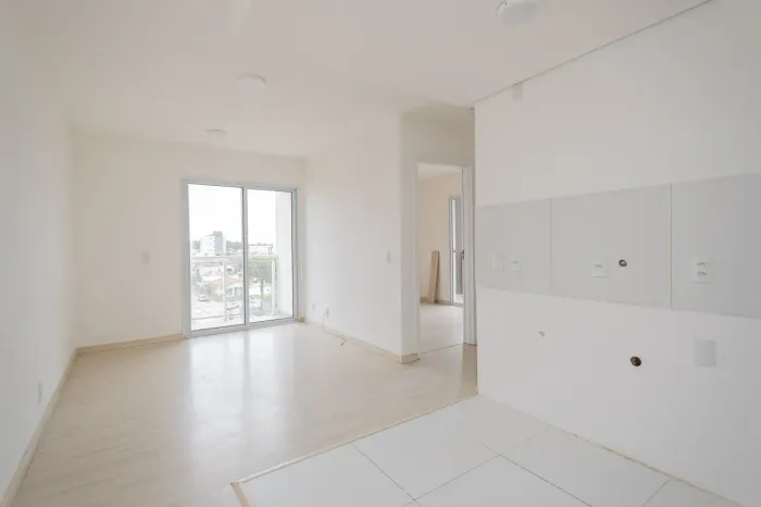 Apartamento à venda ou aluguel nas Três Vendas: 48,7 m², 2 dormitórios, sacada com churras