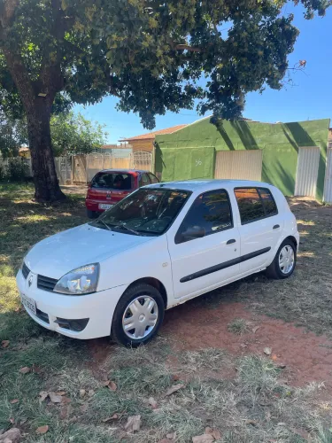 Renault Clio Hi-flex 1.0 16V 5P 2011
